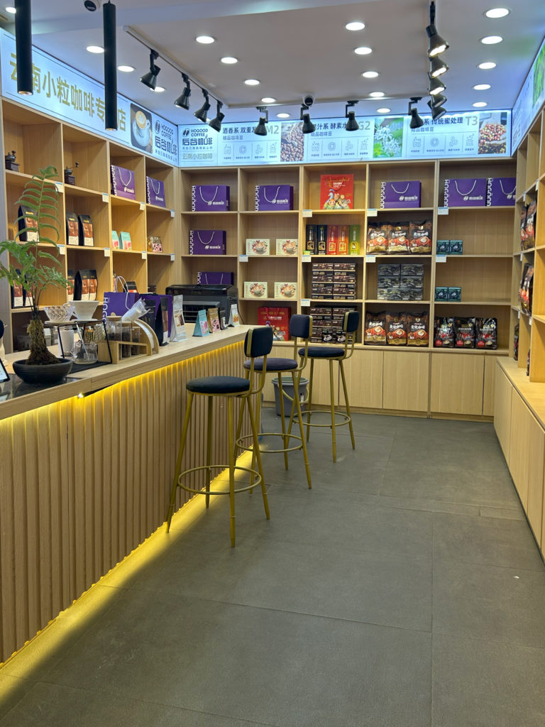 にぎやかだった夜の大理古城